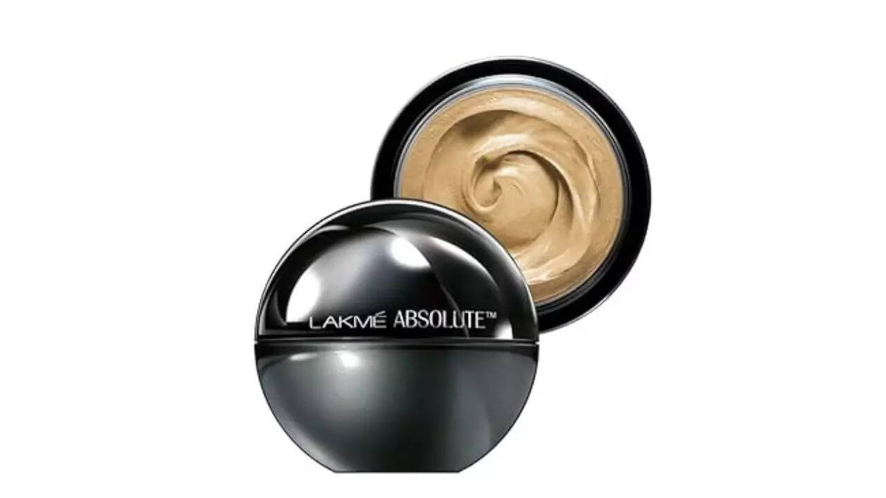 Lakme Absolute Full Coverage Foundation For Dry Skin