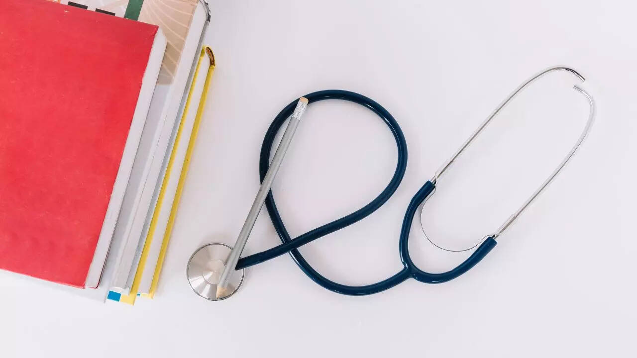 5 Best Books For NEET Preparation 2024 That Aspirants Must Know About