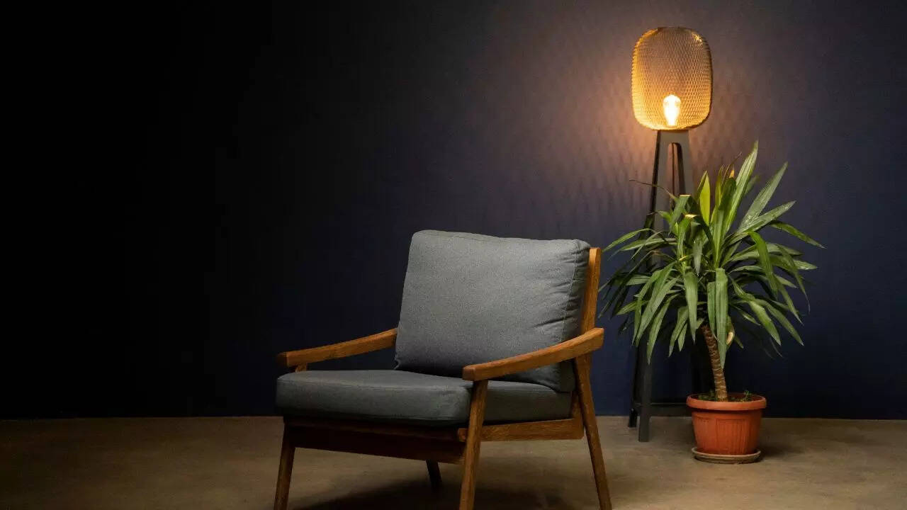 5 Best Floor Lamps For Living Room in India Under 1500