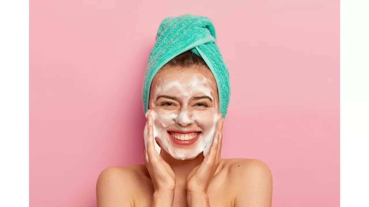 6 Best Face Washes for Oily and Acne-Prone Skin
