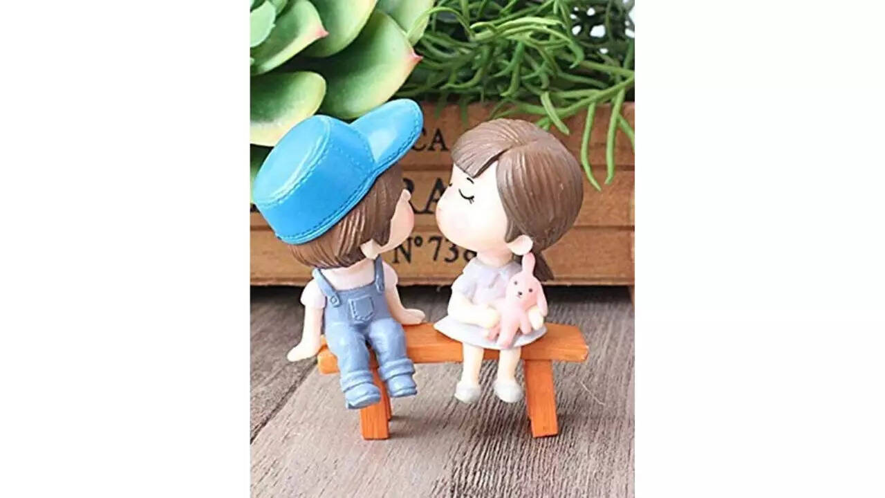 Chocozone Kissing Couple