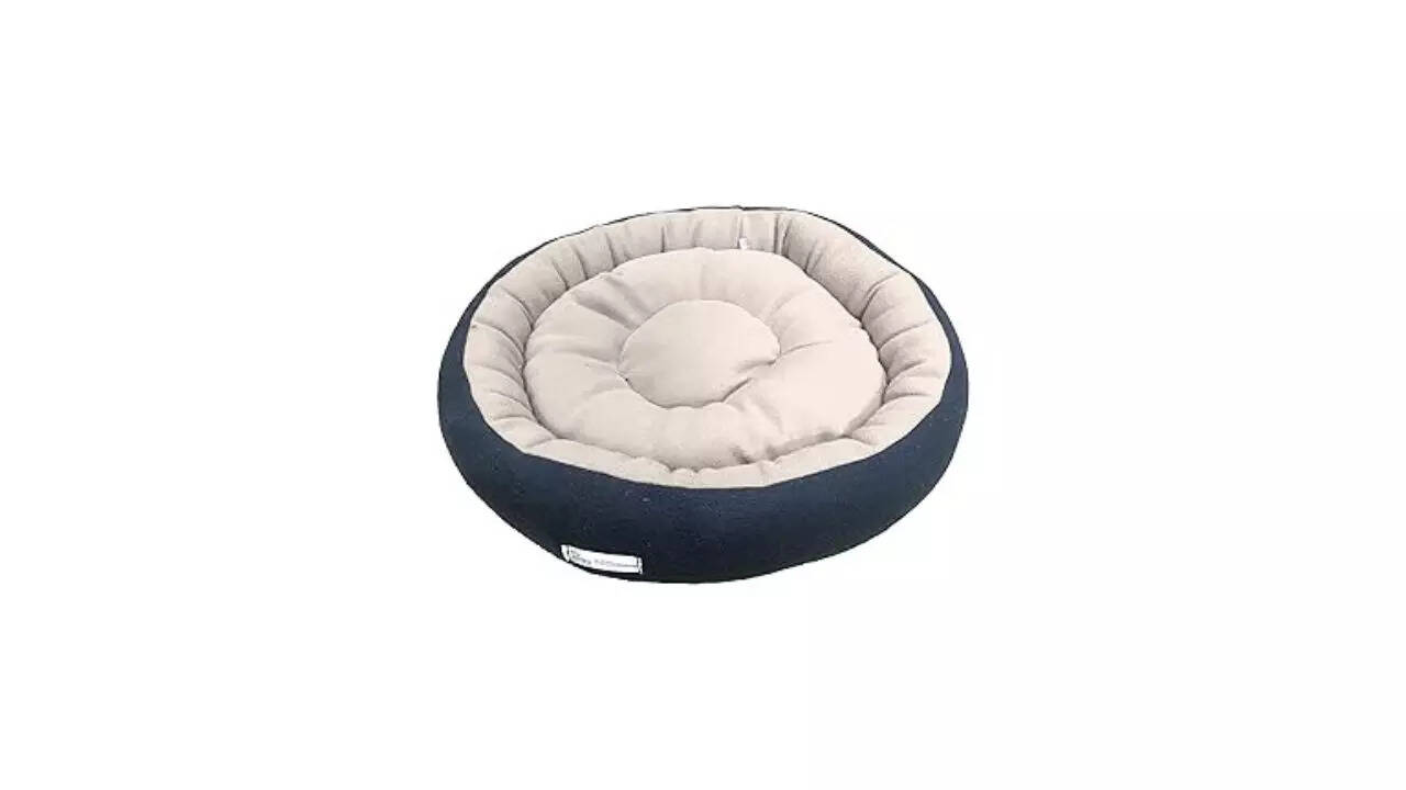 Gorgeous Poofy Cat Bed