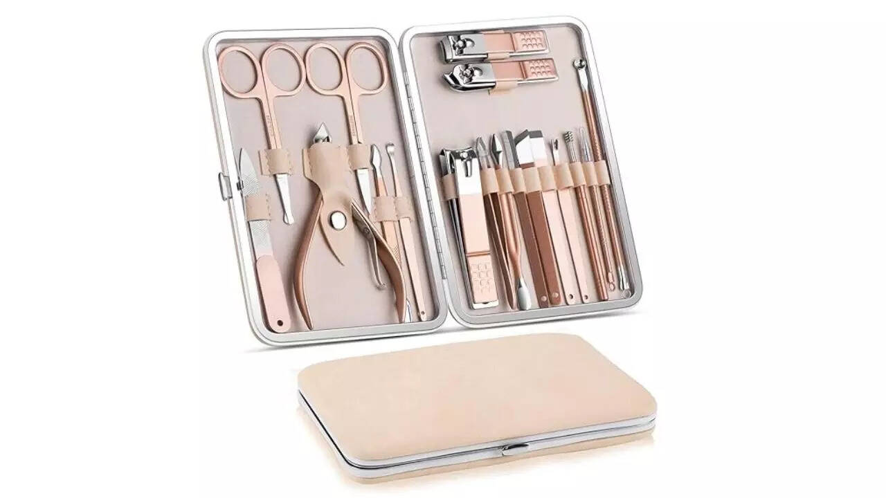 DOCOSS 18 IN 1 Stainless Steel Professional Manicure Kit