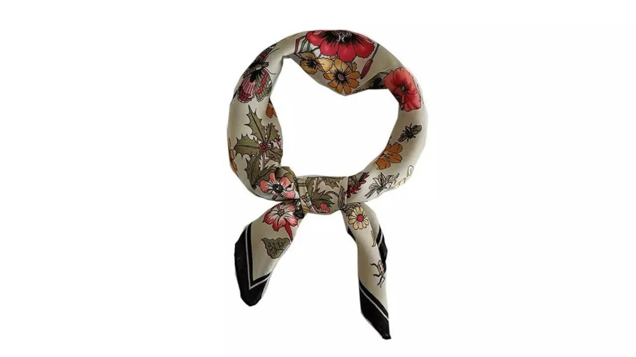 FONYVE Silk Feeling Scarf