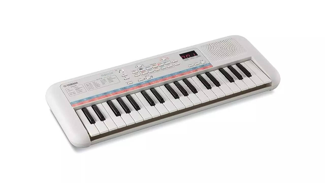 Yamaha Remie PSS-E30 37-Key Portable Mini Keyboard