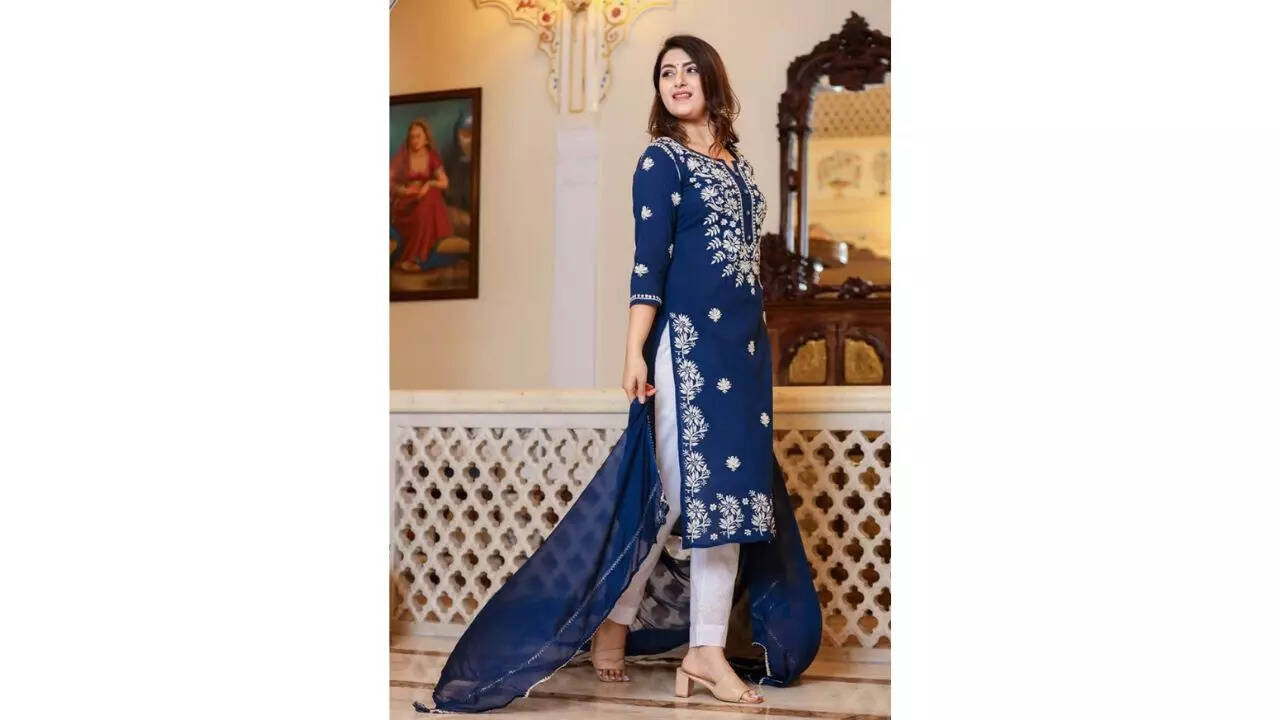 Best Lucknow Chikankari Kurtis with Intricate Embroidery