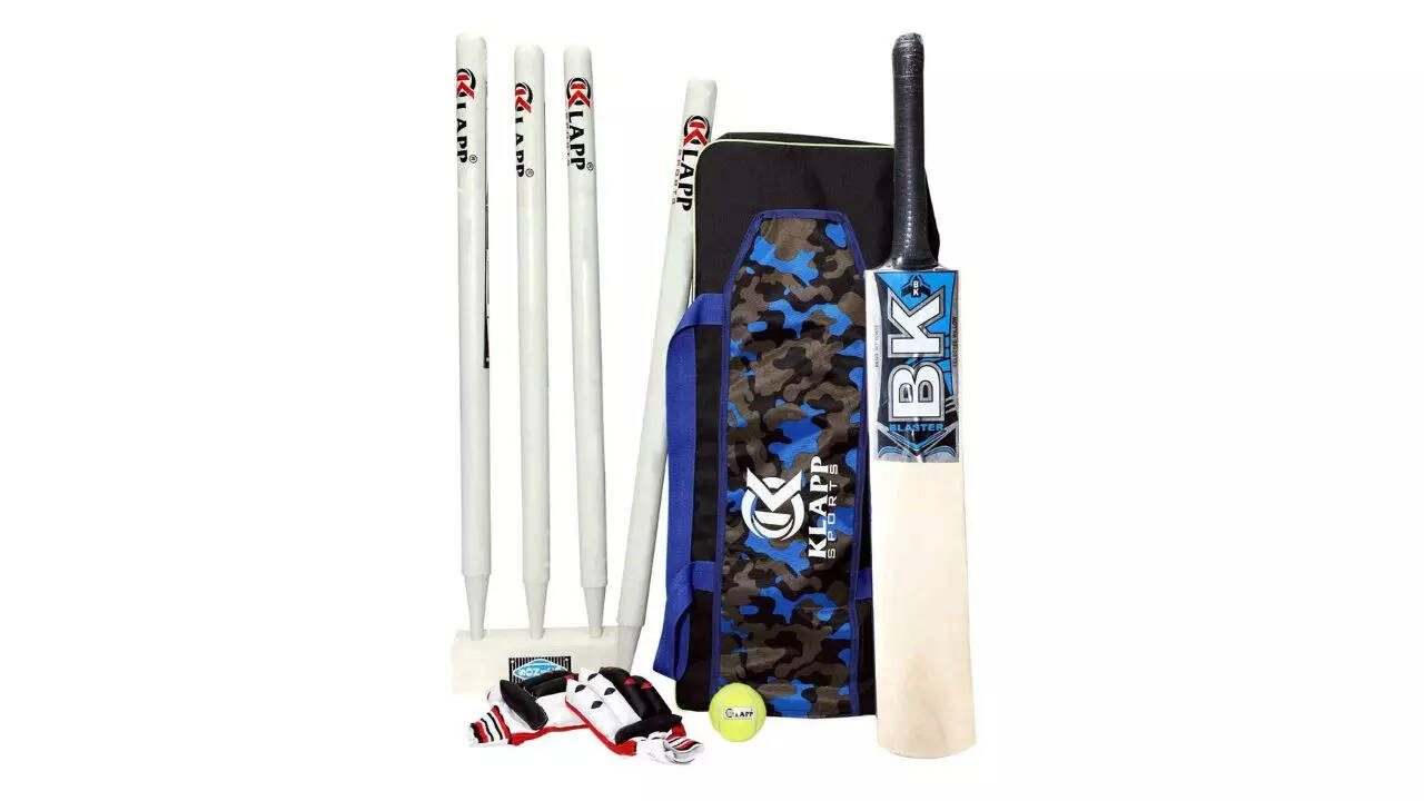 Klapp Practice Cricket Kit with 4 Wooden Wicket Set