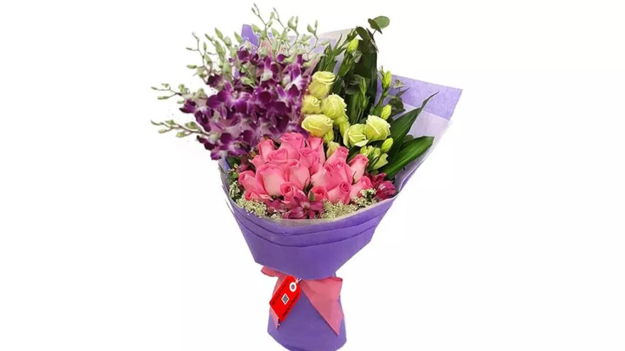 EG2i Rose with orchid in a melody Bunch