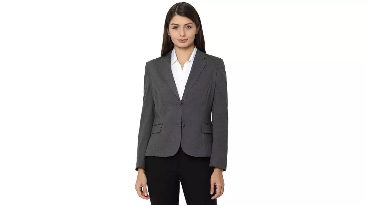 Power and Poise Command the Room in a Structured Blazer 