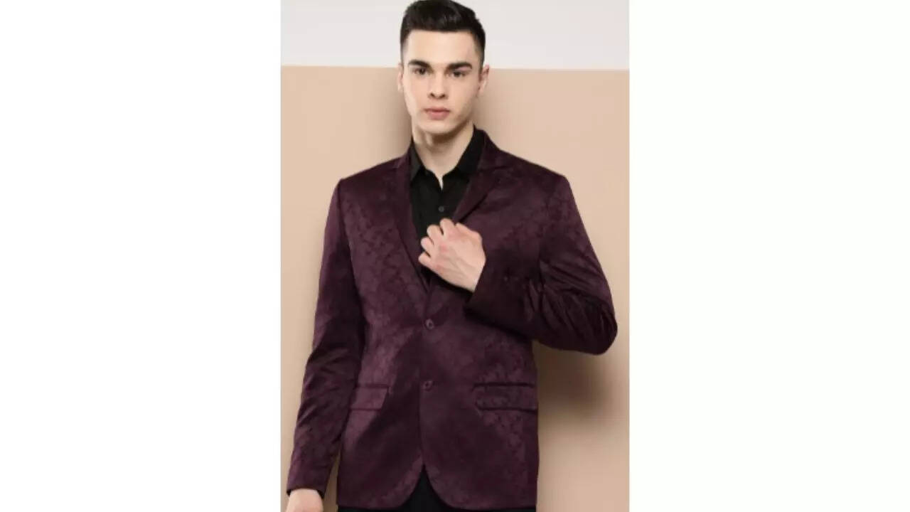 INVICTUS Self-Design Slim Fit Party Blazer Rich and Opulent Choice for a Wedding 