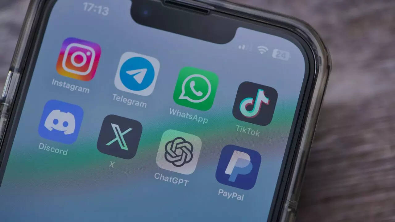 WhatsApp Update Green Verification Badge Replaces with a Blue One