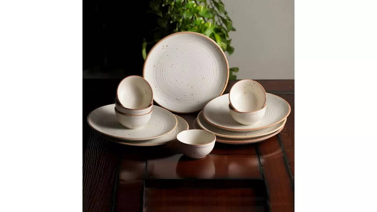 Yourowndcor Stoneware Ceramic Solid Dinner Set