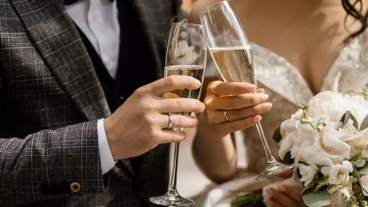 Meaningful Wedding Gifts for Newlyweds
