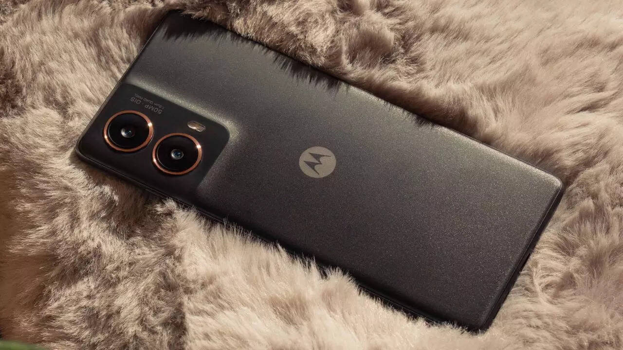 Moto G75 5G Revealed Design Renders, Colour Options, and Specifications