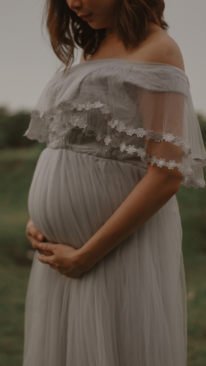 How to Style Your Baby Bump for Special Occasions