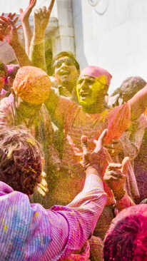 10 Must-Have Accessories for a Fun-Filled Holi Party