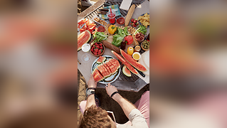 What to Eat (and Avoid) in the Summer Season